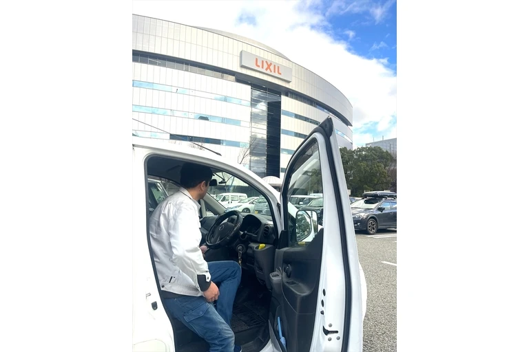 リクシルショールーム前