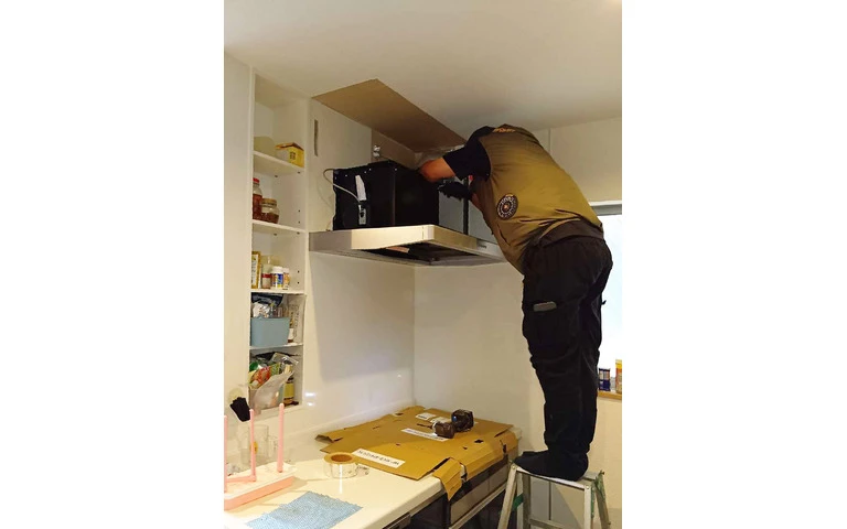 城東区　レンジフードリフォーム　施行中