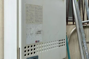 鶴見区　給湯器リフォーム　ビフォー